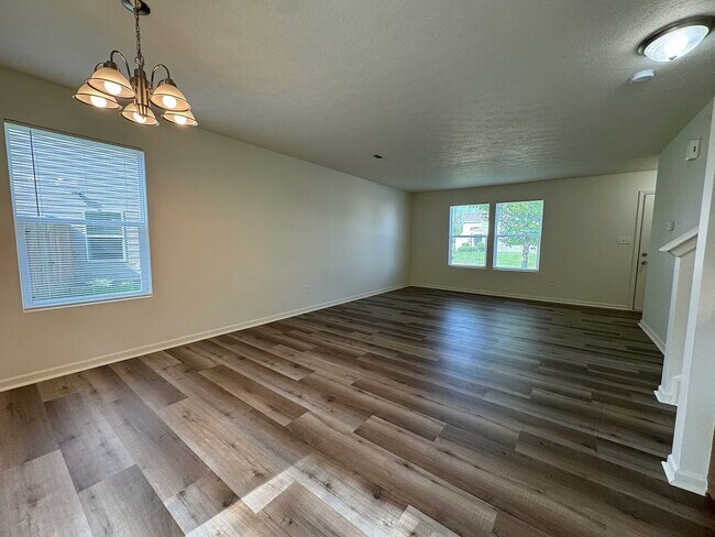 Foto del edificio - 3429 Grove Berry Ln
