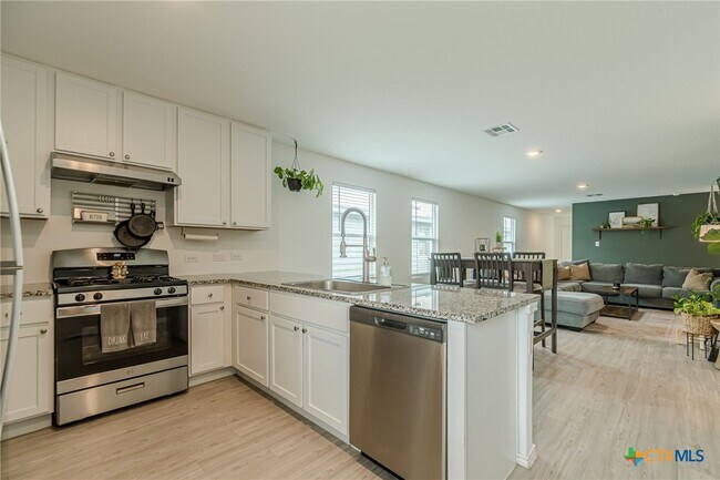 Building Photo - 5824 San Geronimo