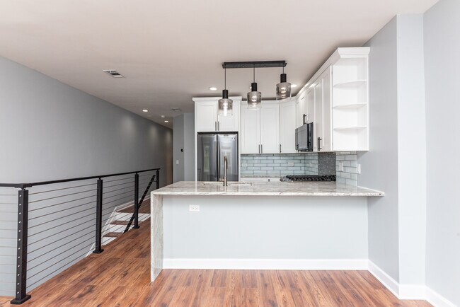 Foto del edificio - 2332 W Warren Blvd