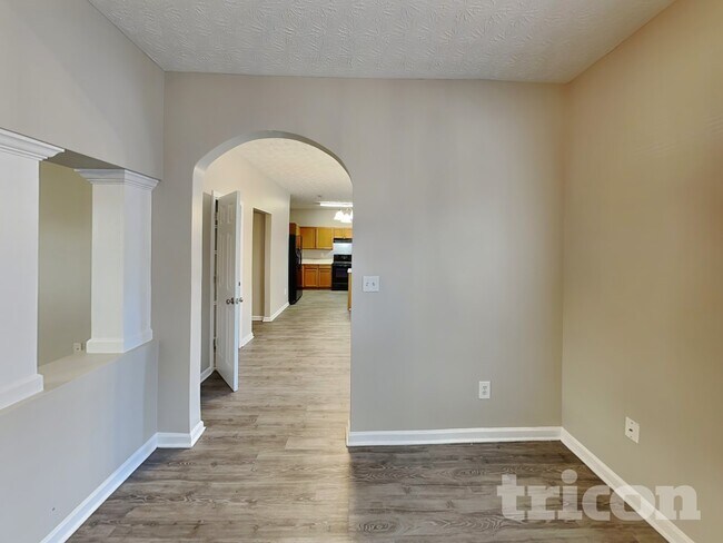 Foto del edificio - 213 Forrest Dr