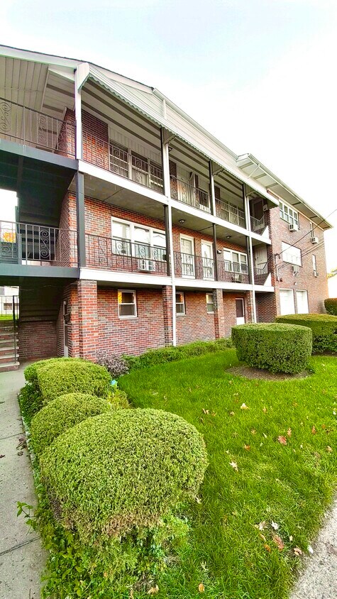 Foto principal - 111 Terrace Pl
