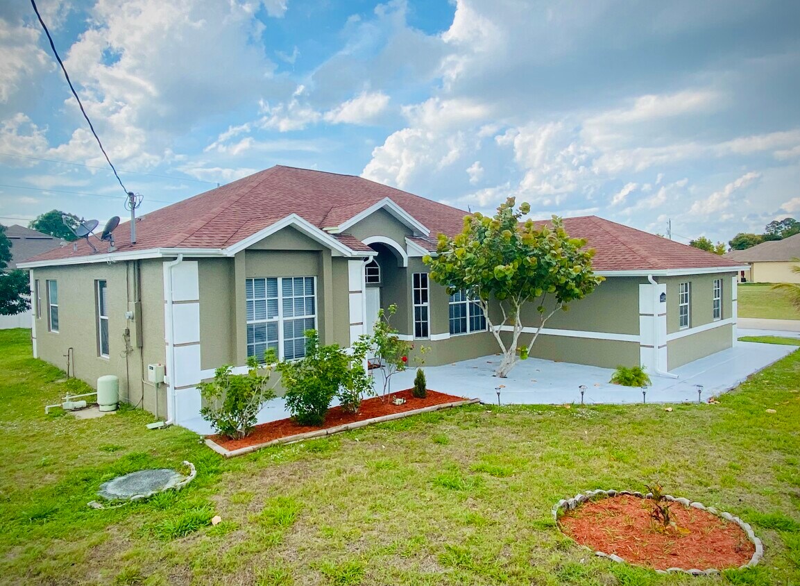 4402 SW Savona Blvd, Port Saint Lucie, FL 34953 House Rental in Port Saint Lucie, FL