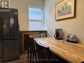 Building Photo - 366 Lippincott St