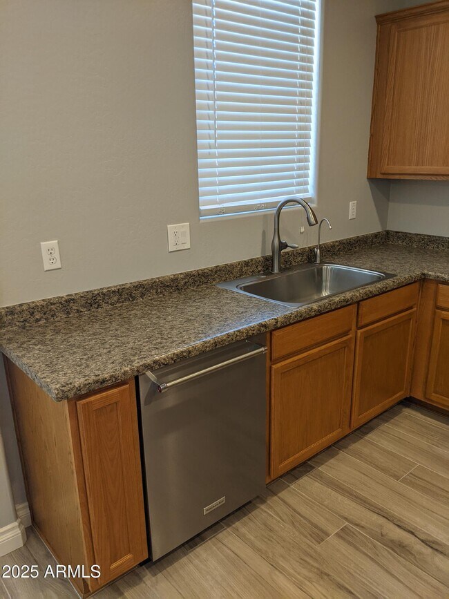 Building Photo - 12039 W Louise Ct