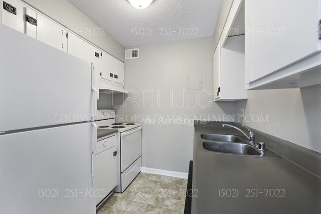 Building Photo - 3105 Fordhaven Rd
