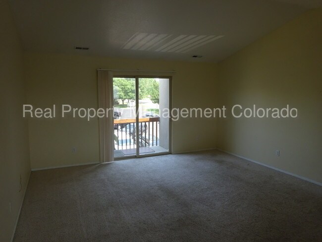 Building Photo - 8495 S REED ST #302
