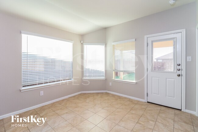 Foto del edificio - 525 Foxhunter St