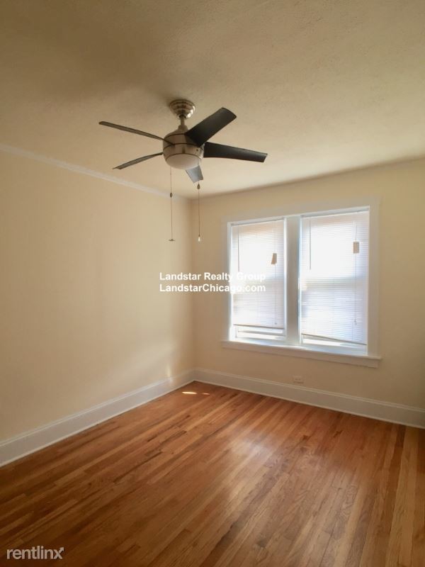 Foto del edificio - 4457 W Diversey Ave