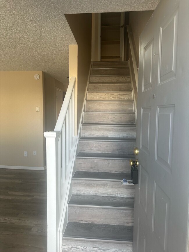 Foto del edificio - 4881 Basswood Dr