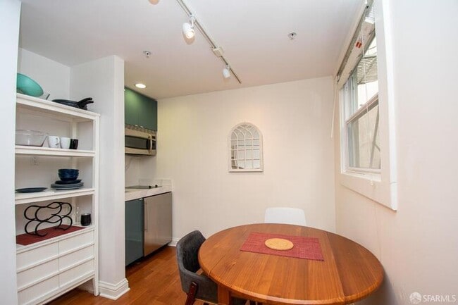 Photo - 725 Pine St Apartment