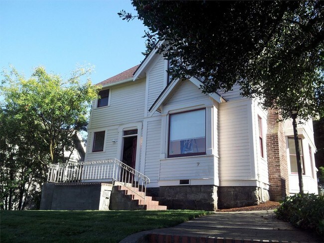 Foto del edificio - 724 N Garden St
