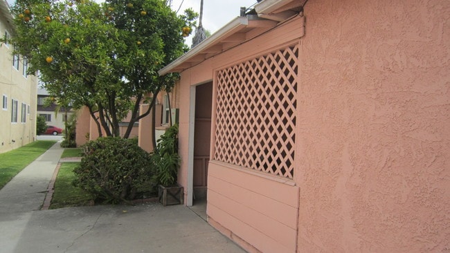 Foto del edificio - 3927 Sawtelle Blvd