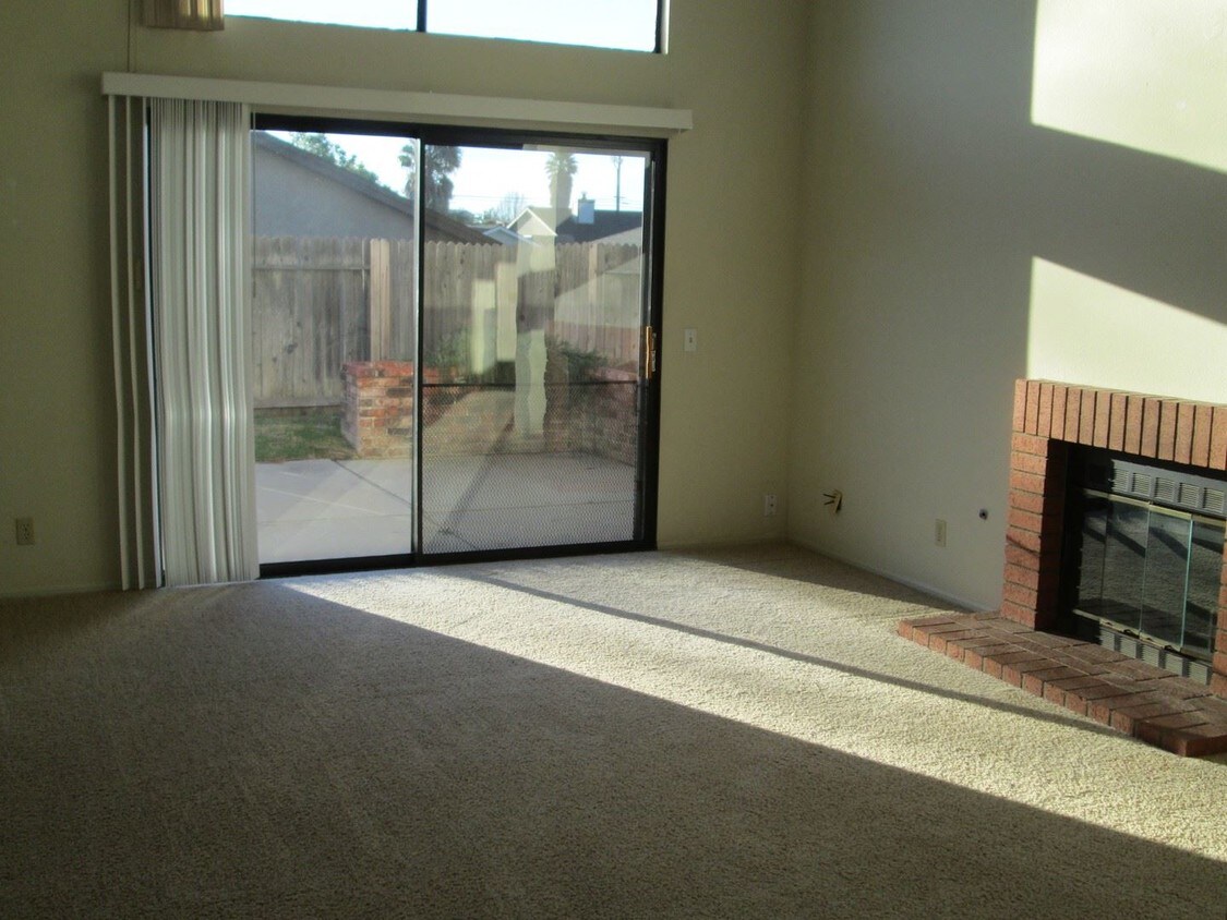 Building Photo - 3 br, 2 bath House - 721 Windsong Lane
