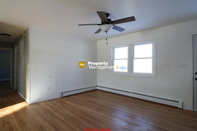 Foto del edificio - 318 E Marquette St