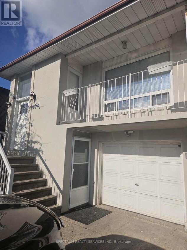 Primary Photo - 125 Albany Dr