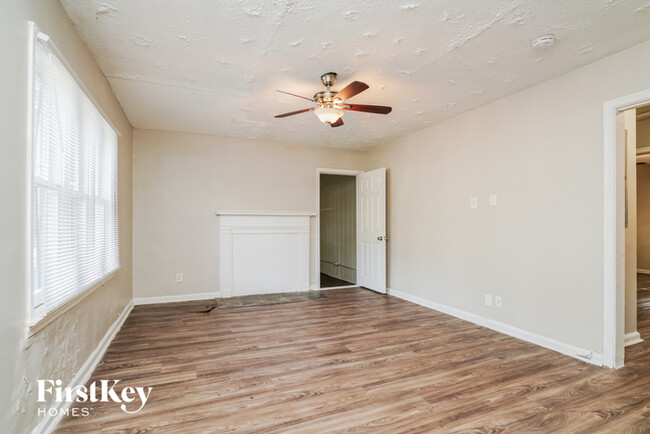 Building Photo - 1392 Lorenzo Dr SW