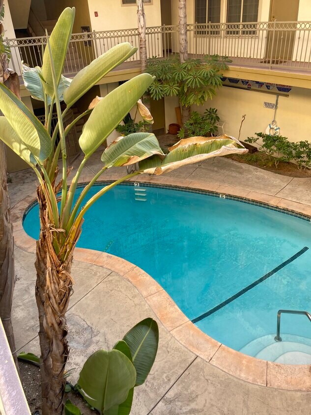 8160 Redlands St, Playa Del Rey, CA 90293 Apartments in Playa Del Rey, CA