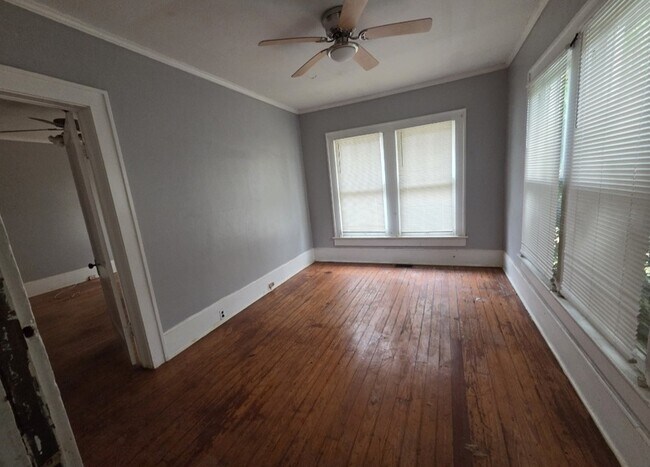 Building Photo - 1182 Brentwood Ave