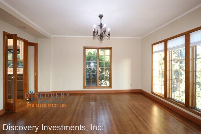 Building Photo - 5 br, 2.5 bath House - 168 Oak Road