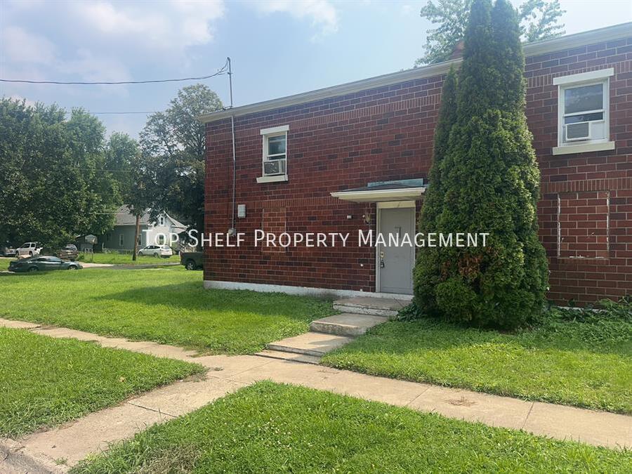 Primary Photo - 415 E Tiffin Ave