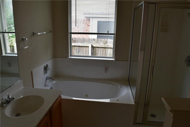 Foto del edificio - 14412 Harcourt House Ln