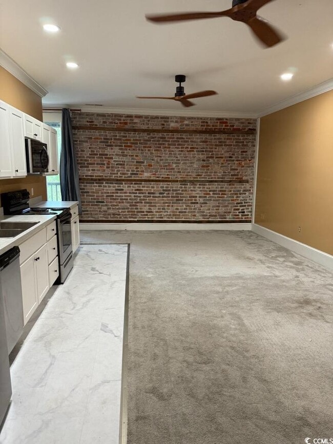 Building Photo - 801 Front St