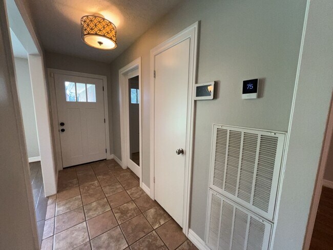 Building Photo - 30707 Martens Rd