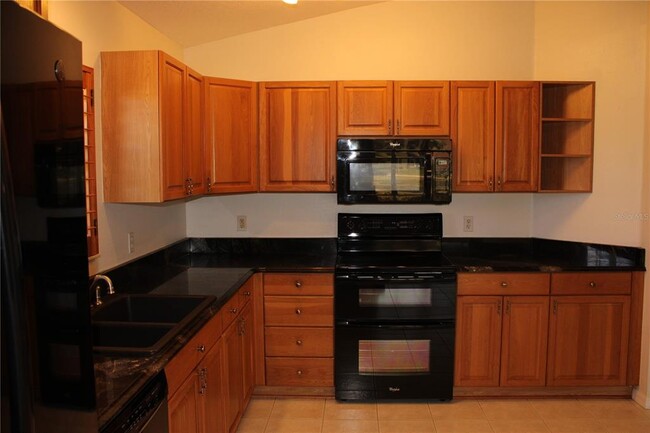 Building Photo - 1702 Fairway Trce