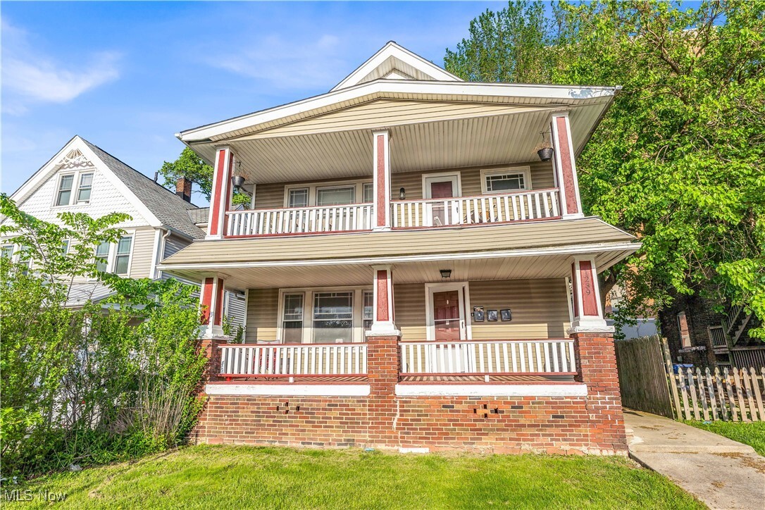 Primary Photo - 1239 W 115th St