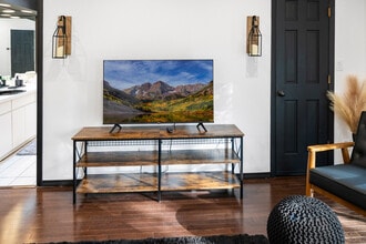 Building Photo - 108 Helms Hill Rd