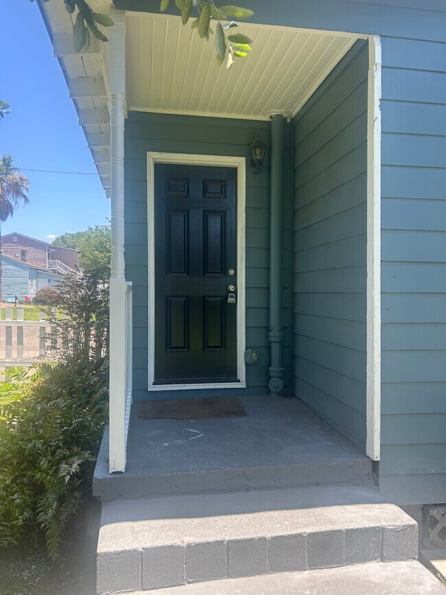 Foto del edificio - 520 E Hall Ln