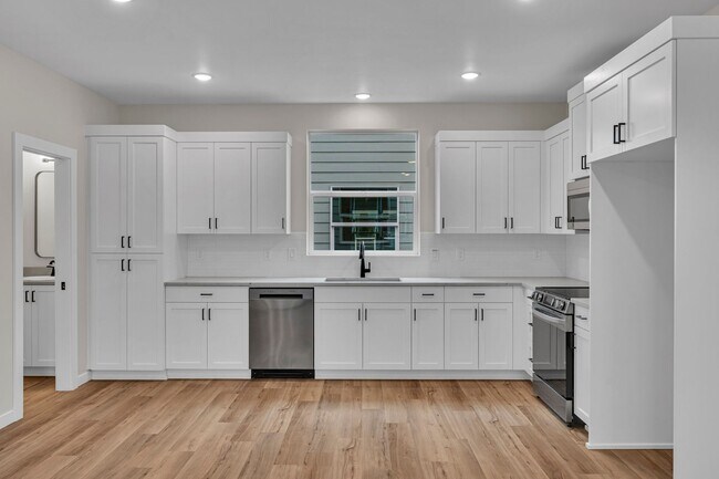Foto del edificio - Move In Special Up to 3 Month's Free- Newb...