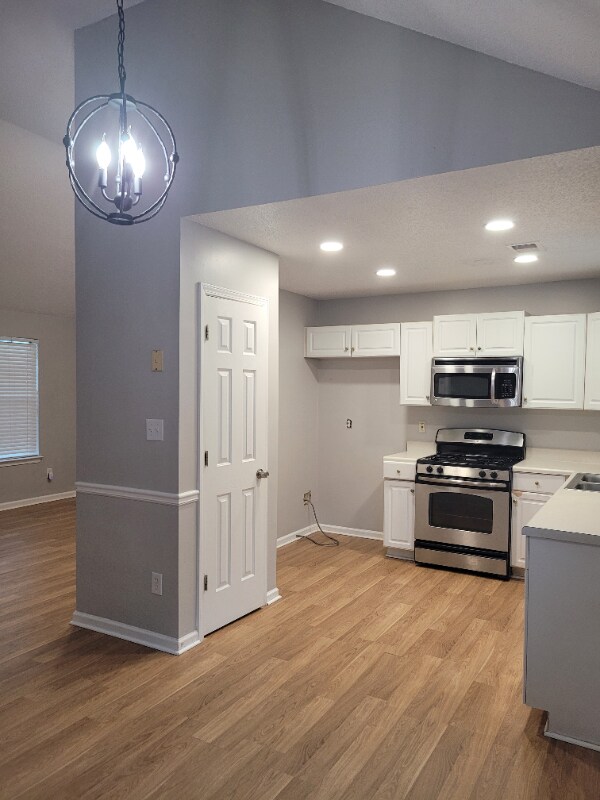 Foto del edificio - 3042 Knoll View Pl