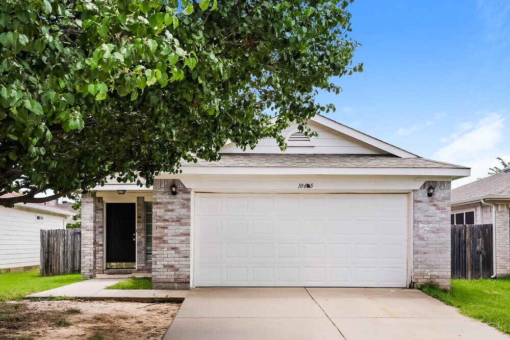 Foto principal - 10605 Towerwood Dr