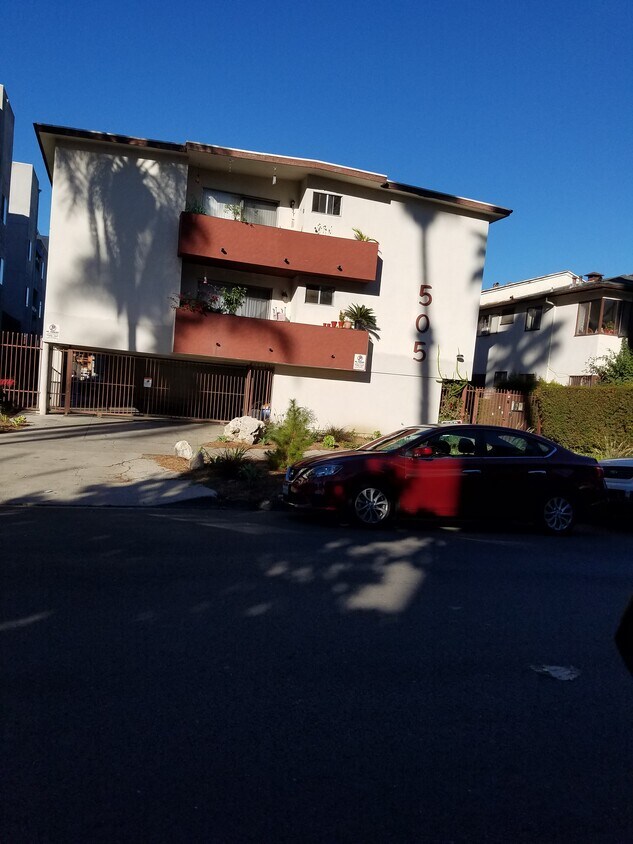 Front Outside View of Building - 505 S Harvard Blvd