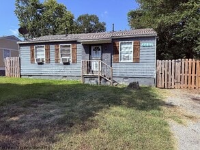 Building Photo - 4427 Ryan St