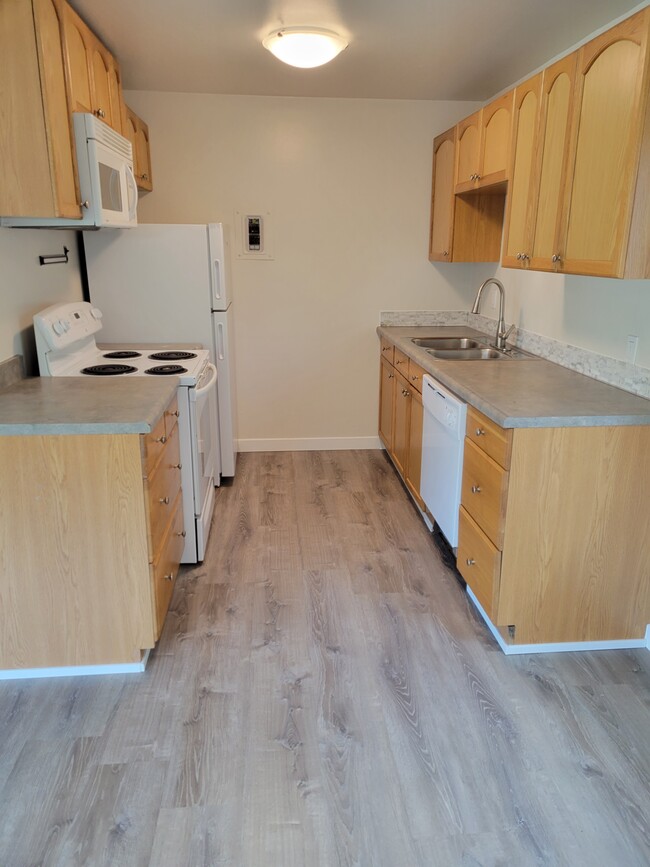 Kitchen - 5039 38th Ave SW