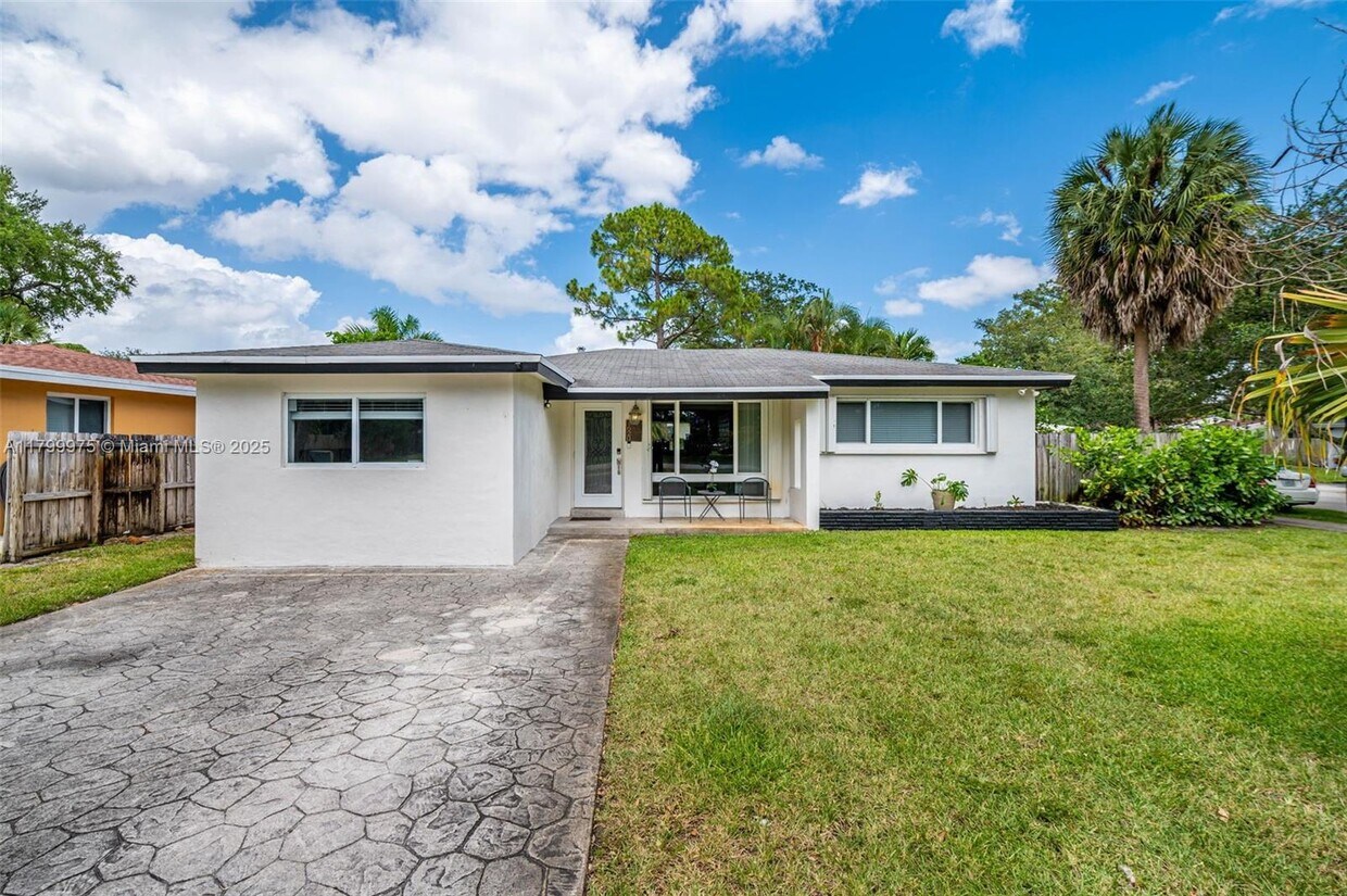 Primary Photo - 1620 SW 33rd Ave