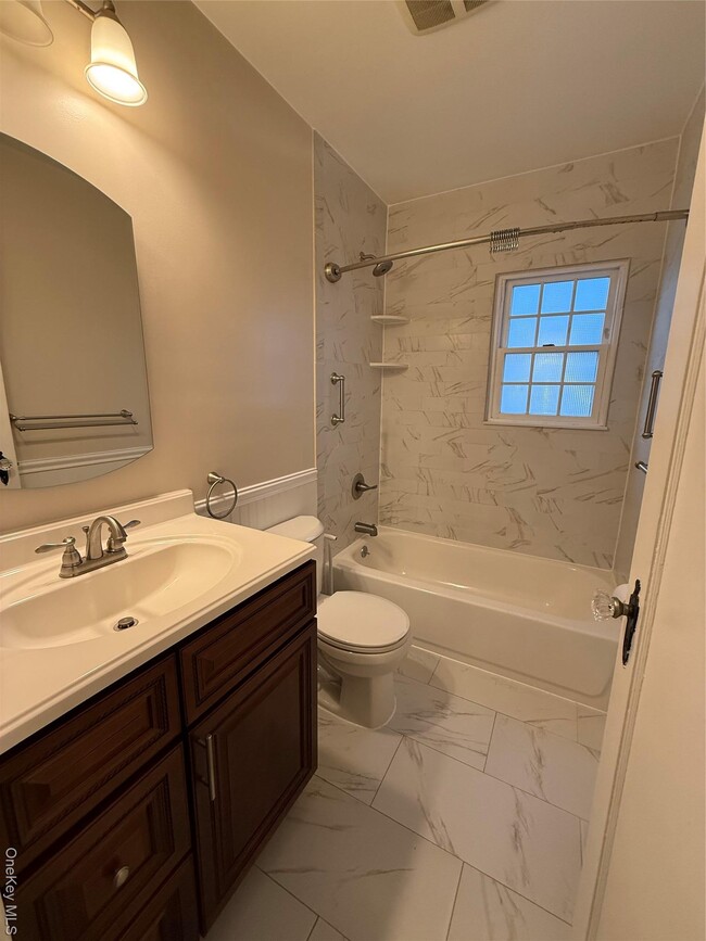 Foto del edificio - 956 Cherry Ln