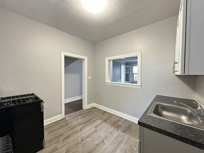 Foto del edificio - 1214 W Rosemont Ave