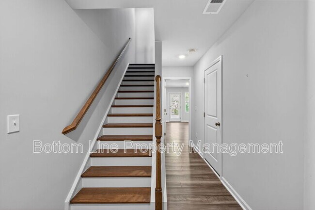 Foto del edificio - 1129 Lily Loch Wy