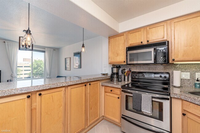 Foto del edificio - 1 br, 1 bath Condo - 1833 North Williams S...