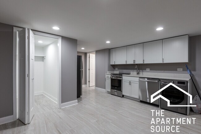 Foto del edificio - 6957 N Greenview Ave