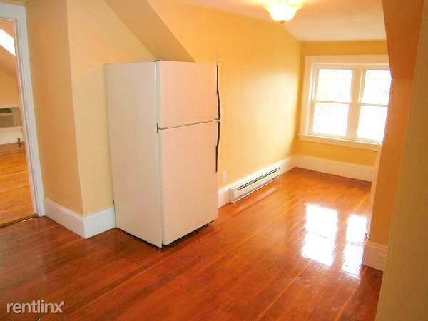 Building Photo - 128 Whiting St