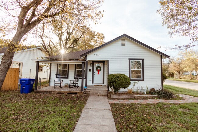 Building Photo - 3836 Leland Ave