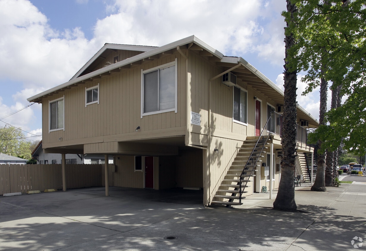 Building Photo - 473 E Arcade St