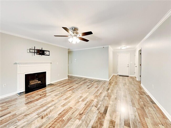 Building Photo - 1405 Highland Bluff Dr S E