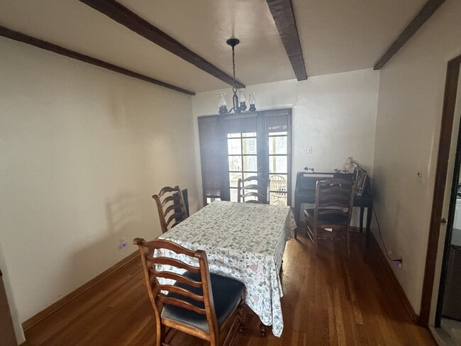 Foto del edificio - RARE Opportunity to Live on Mansion Avenue! Across the Street From CSUC