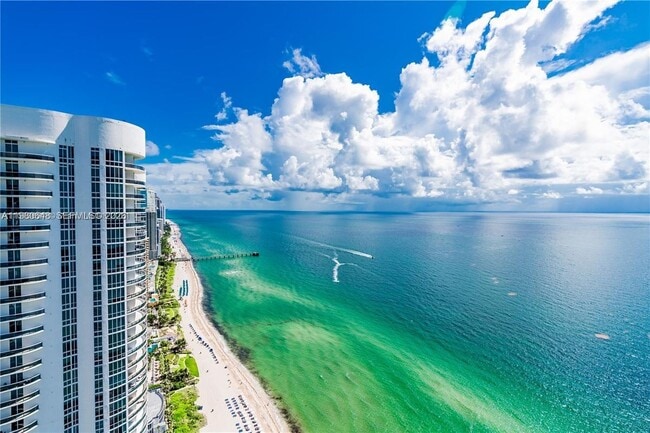 Building Photo - 15901 Collins Ave