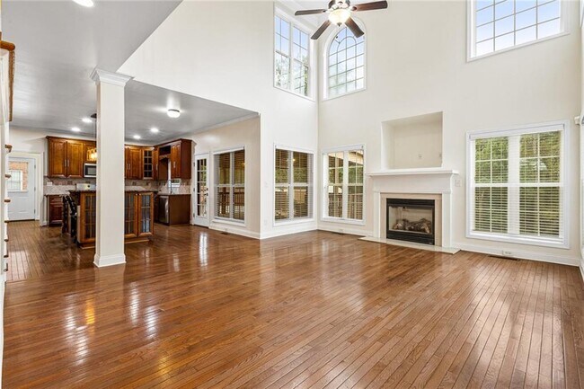 Building Photo - 2624 Crest Valley Dr